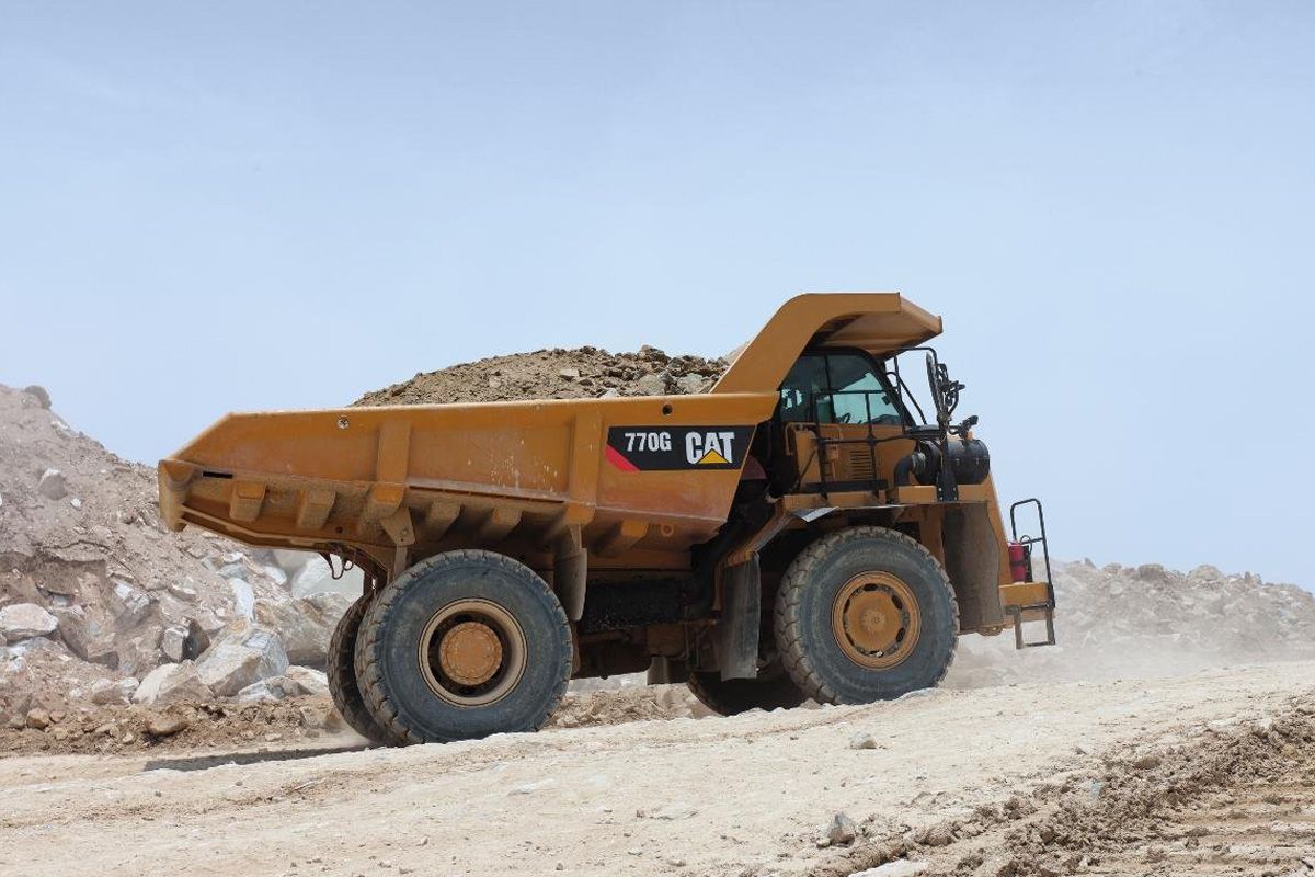 Dump Trucks & Haul-Off