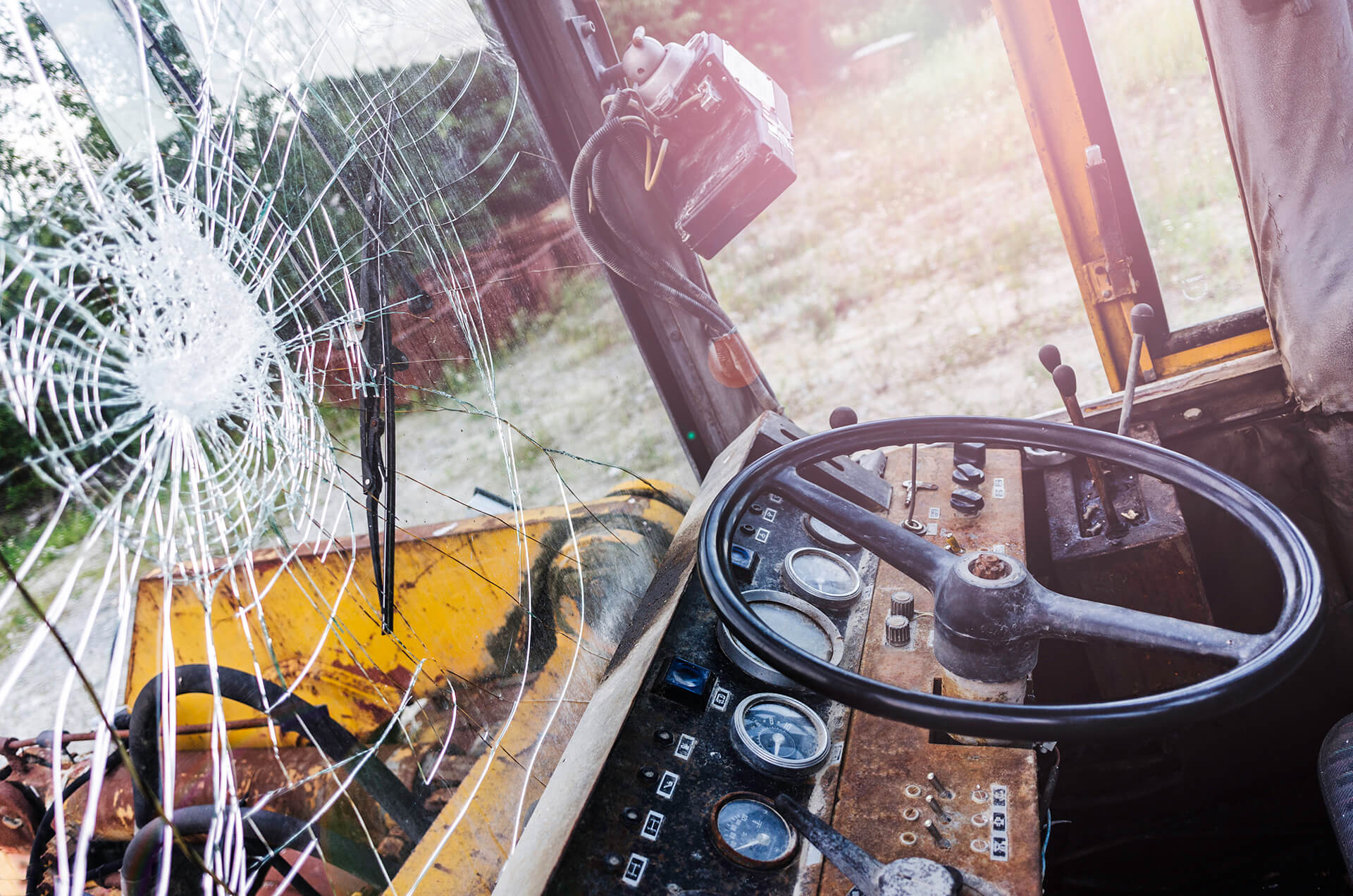 Heavy-Equipment-and-Flat-Glass-Repair-and-Replacement